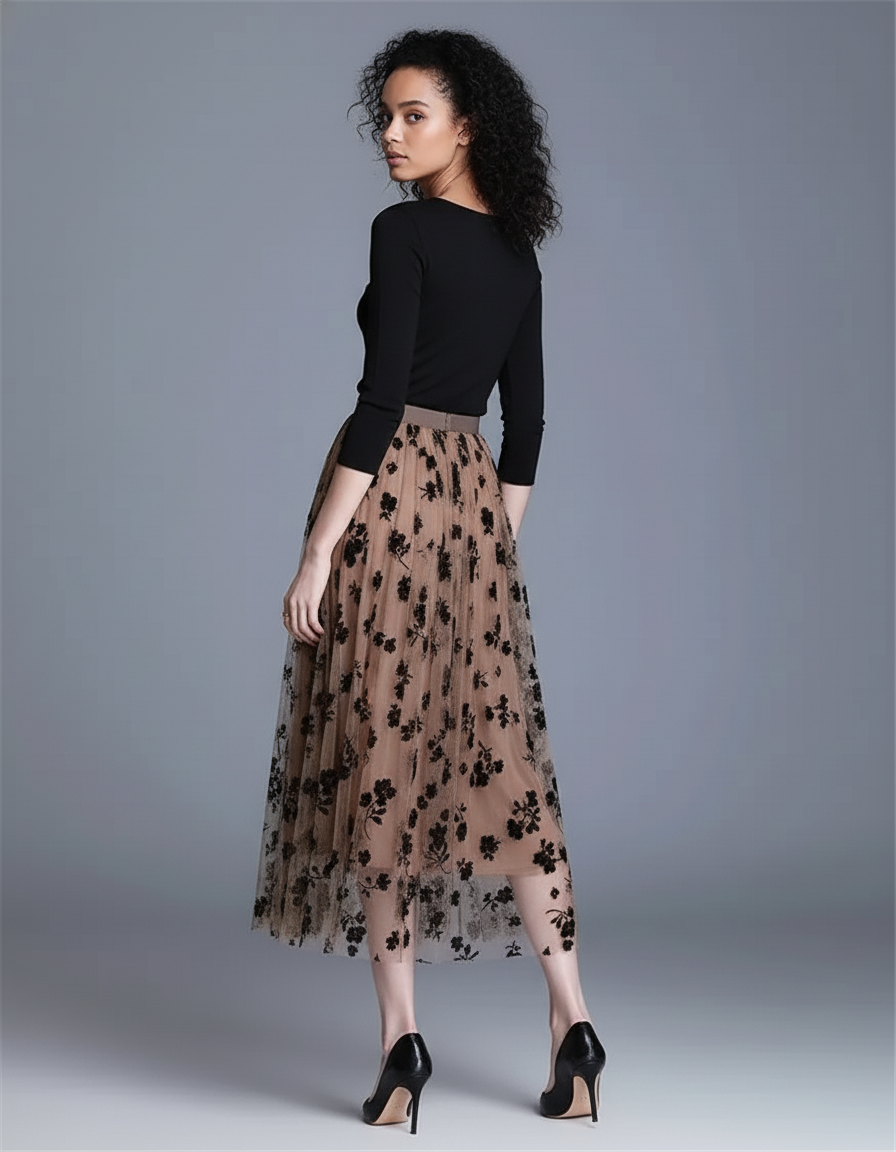 Jupe Patineuse Beige Fleuri Élégante